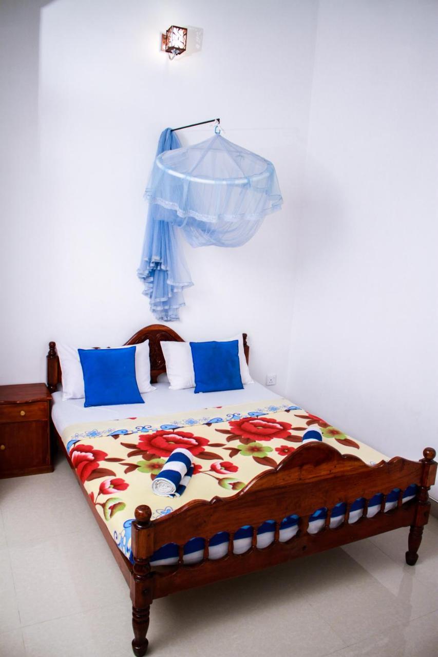 Friends Home Kudapaduwa ภายนอก รูปภาพ