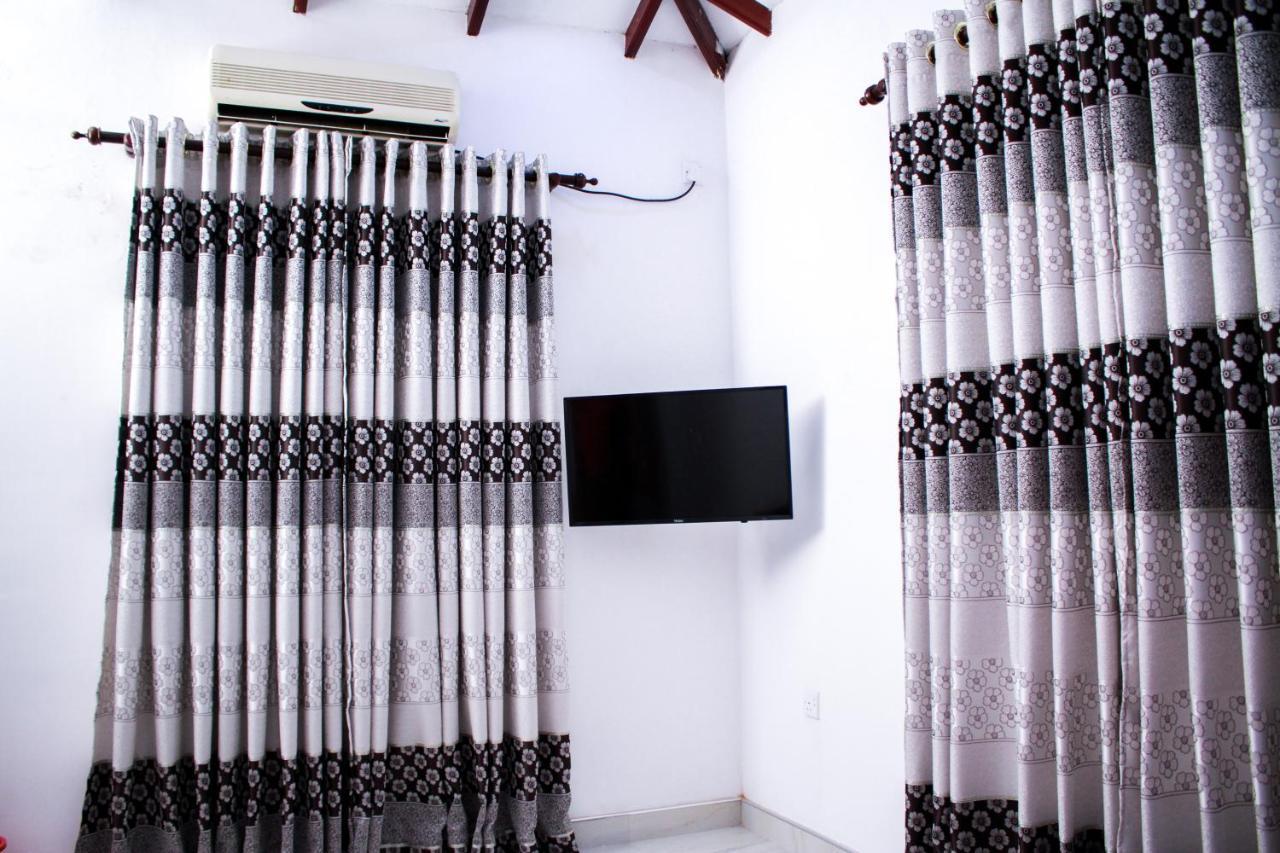 Friends Home Kudapaduwa ภายนอก รูปภาพ
