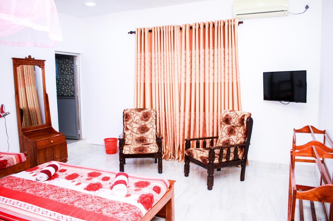 Friends Home Kudapaduwa ภายนอก รูปภาพ