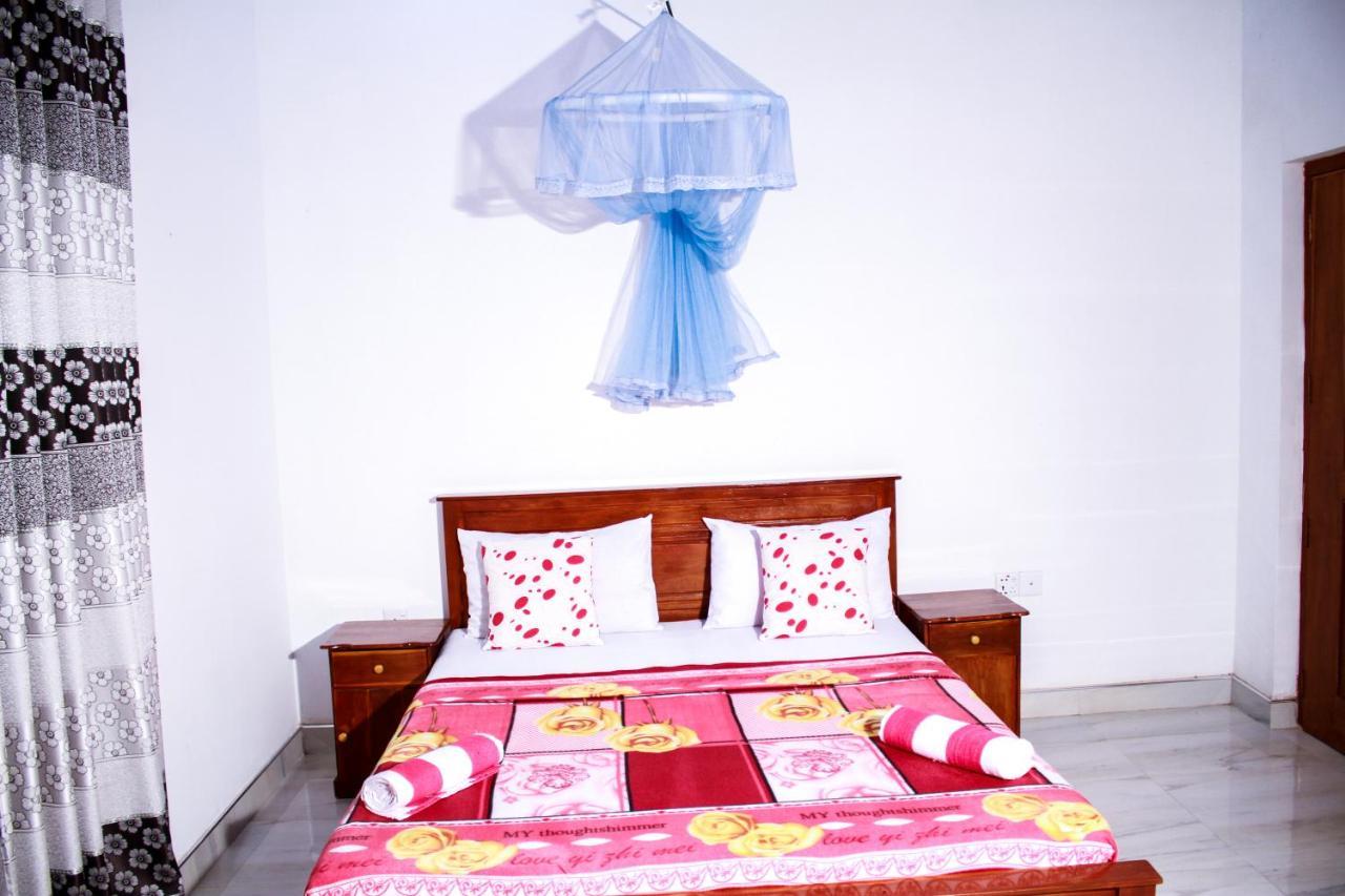 Friends Home Kudapaduwa ภายนอก รูปภาพ