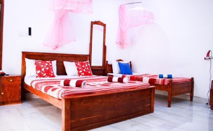Friends Home Kudapaduwa ภายนอก รูปภาพ